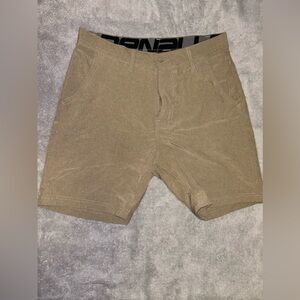 Denali Men’s Khaki Shorts. Size 32